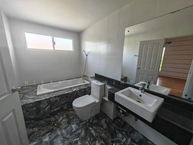 4-BR House, Bangkok, Lam Pla Tiew, Lat Krabang, Bangkok, 4 Bedrooms, 203 sqm, Single Detached House For Sale, by Nisakorn Wingwat, 500357553 - DDproperty.com
