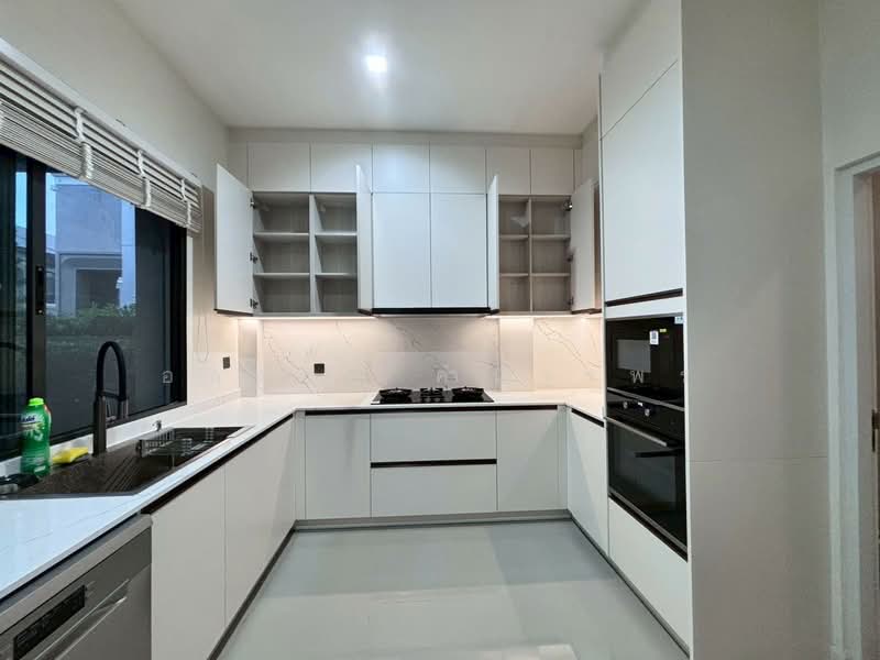 Grand Bangkok Boulevard Krungthepkritha, Bangkok, Srinakarin-Romklao Road, Khlong Sam Prawet, Lat Krabang, Bangkok, 4 Bedrooms, 447 sqm, Single Detached House For Sale, by อลงกต คำนวรพร, 500357594 - DDproperty.com