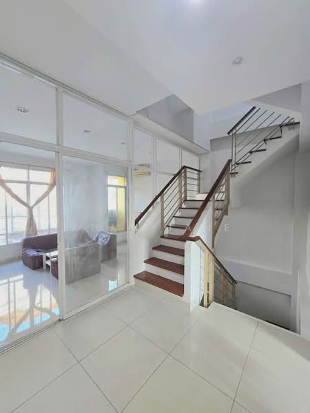 Baan Klang Muang British Town Srinakarin : บ้านกลางเมือง บริติช ทาวน์ ศรีนครินทร์, สมุทรปราการ, ซอยบ้านกลางเมือง บริติช ทาวน์ ศรีนครินทร์, บางแก้ว, บางพลี, สมุทรปราการ, 350 ตร.ม., ทาวน์เฮ้าส์ ให้เช่า, โดย Khun Jane, 500357624 - DDproperty.com