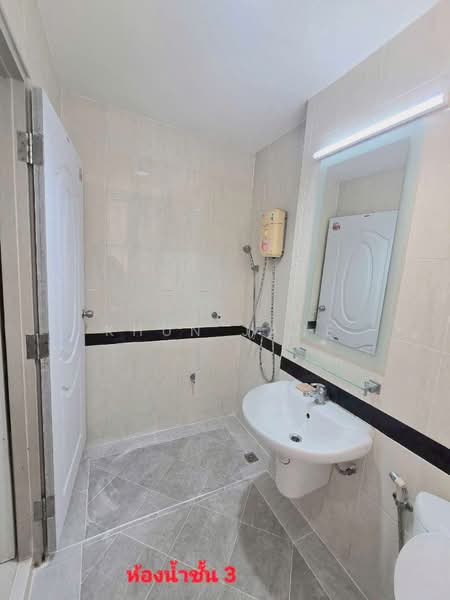 Baan Klang Muang British Town Srinakarin, Samut Prakan, Soi Baan Klang Muang British Town Srinakarin, Bang Kaeo, Bang Plee, Samut Prakan, 3 Bedrooms, 350 sqm, Townhouse For Rent, by Khun Jane, 500357624 - DDproperty.com