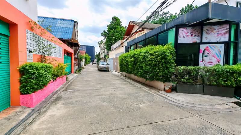ที่ดิน + ร้านอาหาร + ร้านทำเล็บ 84 ตร.ว. ซอยอินทามระ40 ถนนประชาสงเคราะห์, Bangkok, ถนนประชาสงเคราะห์, Samsen Nai, Phaya Thai, Bangkok, , 336 sqm, Land For Sale, by คุณ นันทชิต มั่นศักดิ์ (สุ), 500357627 - DDproperty.com