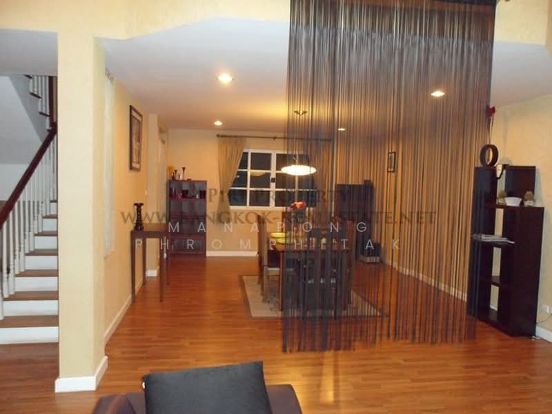 3-BR Townhouse, Bangkok, Bang Chak, Phra Khanong, Bangkok, 3 Bedrooms, 260 sqm, Townhouse For Rent, by Manapong Phromphitak, 500357717 - DDproperty.com