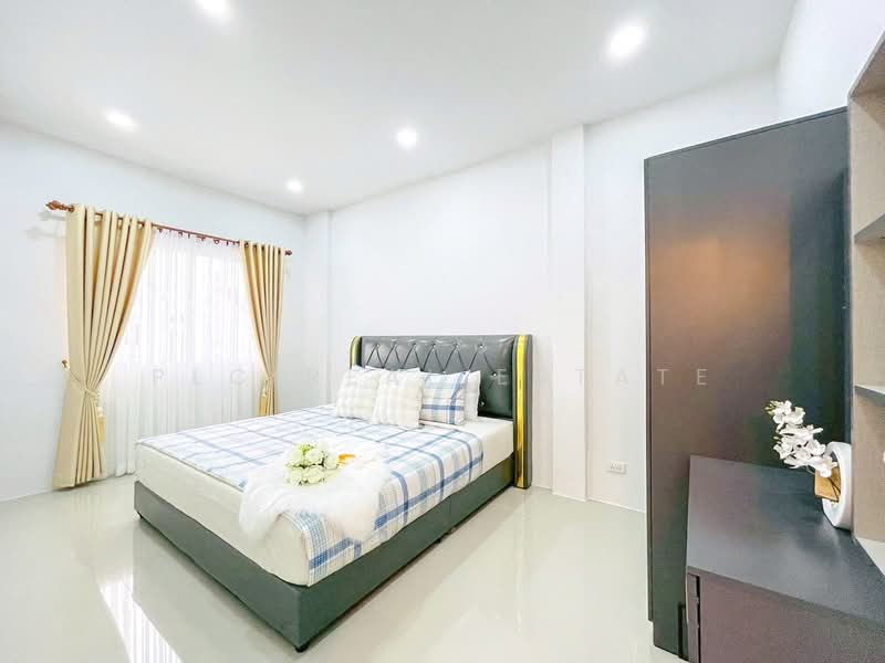 2 Storey Townhome for Sale East Pattaya Fully Furnished, Chon Buri (Pattaya), Bang Lamung, Bang Lamung (Pattaya), Chon Buri (Pattaya), 3 Bedrooms, 132 sqm, Townhouse For Sale, by PLC Real Estate, 500357815 - DDproperty.com