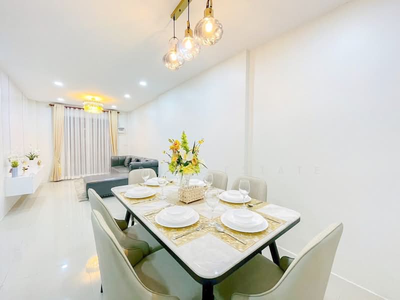 2 Storey Townhome for Sale East Pattaya Fully Furnished, Chon Buri (Pattaya), Bang Lamung, Bang Lamung (Pattaya), Chon Buri (Pattaya), 3 Bedrooms, 132 sqm, Townhouse For Sale, by PLC Real Estate, 500357815 - DDproperty.com