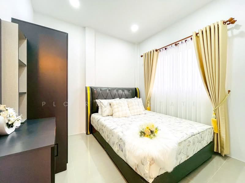 2 Storey Townhome for Sale East Pattaya Fully Furnished, Chon Buri (Pattaya), Bang Lamung, Bang Lamung (Pattaya), Chon Buri (Pattaya), 3 Bedrooms, 132 sqm, Townhouse For Sale, by PLC Real Estate, 500357815 - DDproperty.com