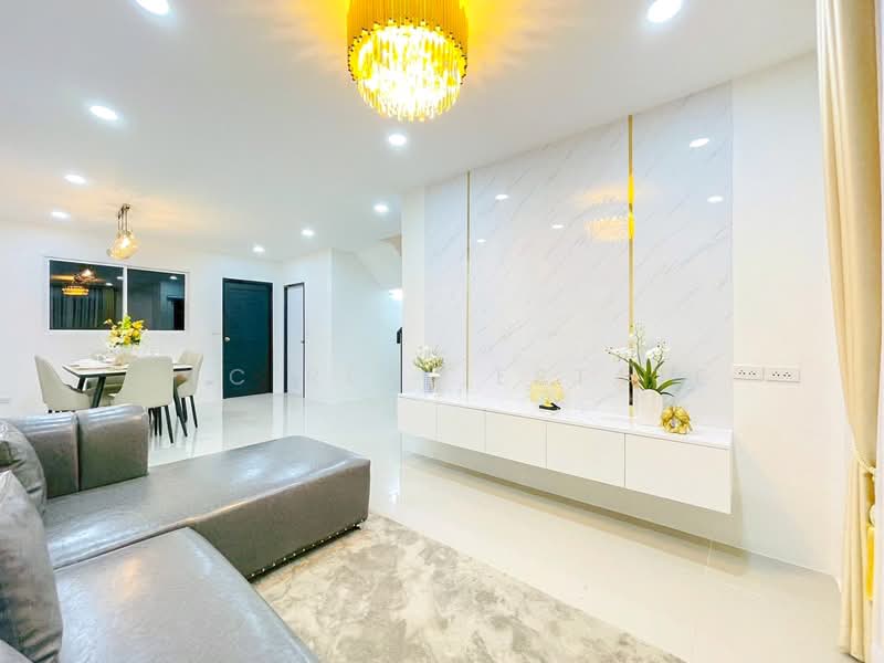 2 Storey Townhome for Sale East Pattaya Fully Furnished, Chon Buri (Pattaya), Bang Lamung, Bang Lamung (Pattaya), Chon Buri (Pattaya), 3 Bedrooms, 132 sqm, Townhouse For Sale, by PLC Real Estate, 500357815 - DDproperty.com
