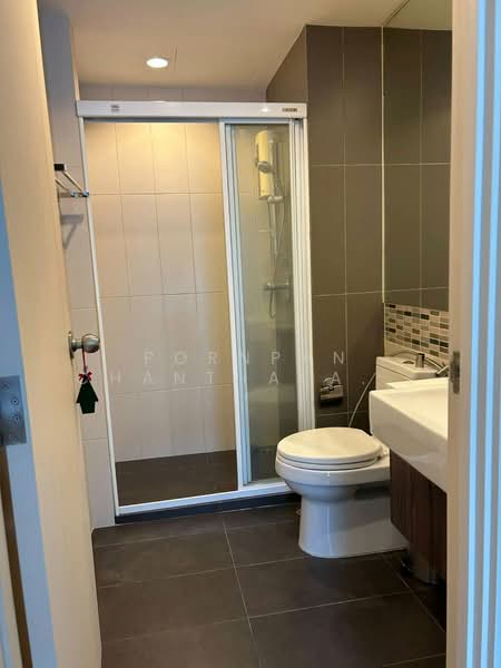 CENTRIC Ari Station, Bangkok, 27 Phahonyothin Road, Samsen Nai, Phaya Thai, Bangkok, 1 Bedroom, 33 sqm, Condo For Sale, by Pornpan Chantharakasemchai, 500357910 - DDproperty.com
