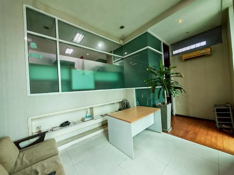 Urgent Sale! 3-Story Commercial/Office Building on Kaset-Nawamin Road (Prasert Manukit Road), Bangkok, ประเสริฐมนูกิจ, Sena Nikhom, Chatuchak, Bangkok, , 450 sqm, Shophouse For Sale, by CHAWALIT KONGSAKPAIBUL, 500357914 - DDproperty.com