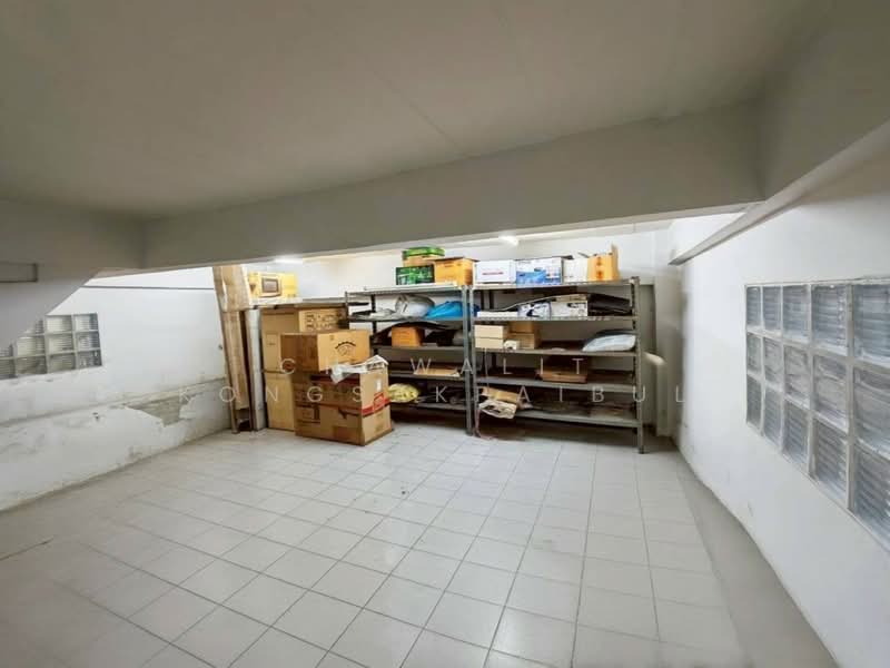 Urgent Sale! 3-Story Commercial/Office Building on Kaset-Nawamin Road (Prasert Manukit Road), Bangkok, ประเสริฐมนูกิจ, Sena Nikhom, Chatuchak, Bangkok, , 450 sqm, Shophouse For Sale, by CHAWALIT KONGSAKPAIBUL, 500357914 - DDproperty.com