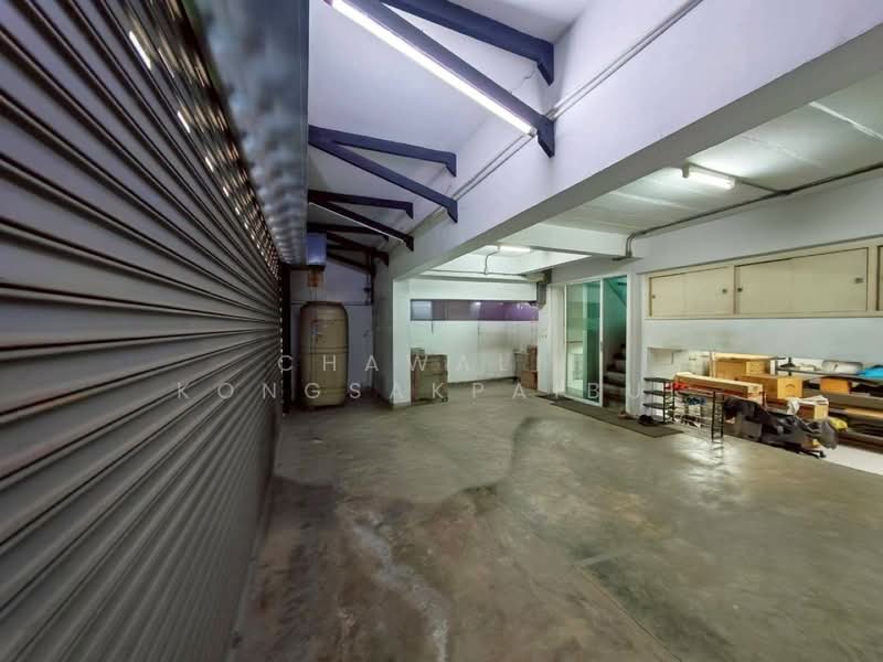 Urgent Sale! 3-Story Commercial/Office Building on Kaset-Nawamin Road (Prasert Manukit Road), Bangkok, ประเสริฐมนูกิจ, Sena Nikhom, Chatuchak, Bangkok, , 450 sqm, Shophouse For Sale, by CHAWALIT KONGSAKPAIBUL, 500357914 - DDproperty.com