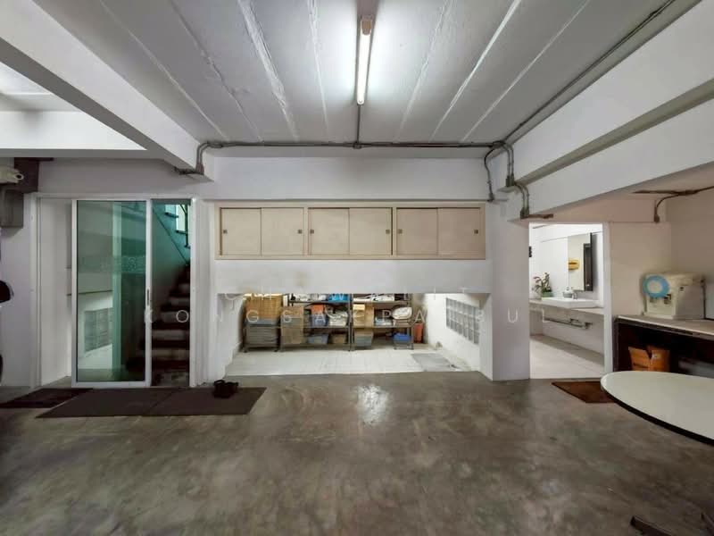 Urgent Sale! 3-Story Commercial/Office Building on Kaset-Nawamin Road (Prasert Manukit Road), Bangkok, ประเสริฐมนูกิจ, Sena Nikhom, Chatuchak, Bangkok, , 450 sqm, Shophouse For Sale, by CHAWALIT KONGSAKPAIBUL, 500357914 - DDproperty.com