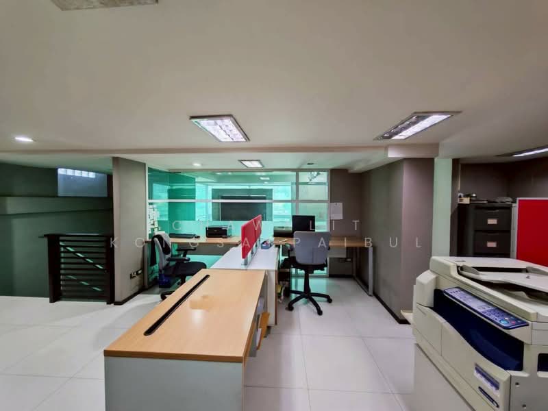 Urgent Sale! 3-Story Commercial/Office Building on Kaset-Nawamin Road (Prasert Manukit Road), Bangkok, ประเสริฐมนูกิจ, Sena Nikhom, Chatuchak, Bangkok, , 450 sqm, Shophouse For Sale, by CHAWALIT KONGSAKPAIBUL, 500357914 - DDproperty.com