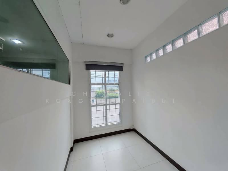 Urgent Sale! 3-Story Commercial/Office Building on Kaset-Nawamin Road (Prasert Manukit Road), Bangkok, ประเสริฐมนูกิจ, Sena Nikhom, Chatuchak, Bangkok, , 450 sqm, Shophouse For Sale, by CHAWALIT KONGSAKPAIBUL, 500357914 - DDproperty.com
