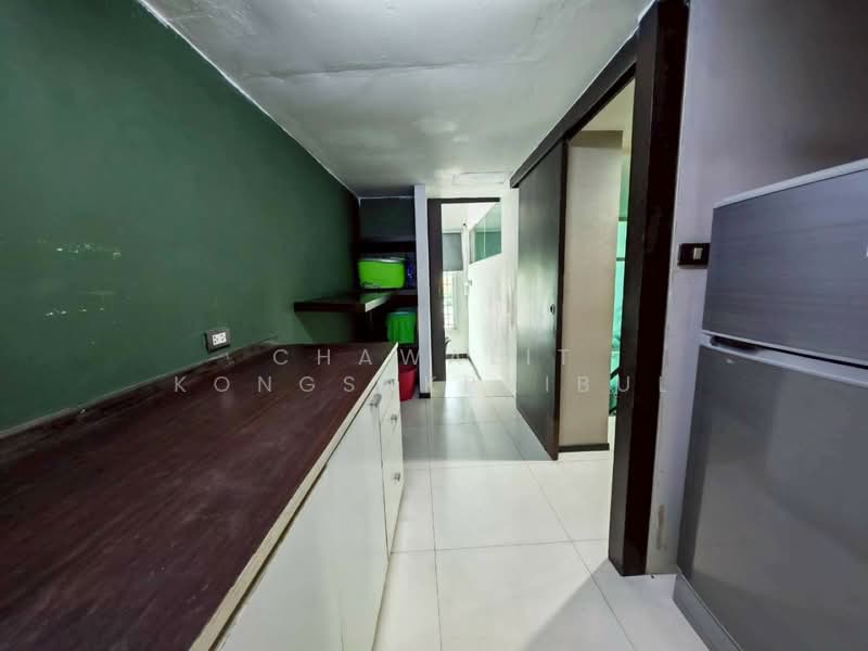 Urgent Sale! 3-Story Commercial/Office Building on Kaset-Nawamin Road (Prasert Manukit Road), Bangkok, ประเสริฐมนูกิจ, Sena Nikhom, Chatuchak, Bangkok, , 450 sqm, Shophouse For Sale, by CHAWALIT KONGSAKPAIBUL, 500357914 - DDproperty.com