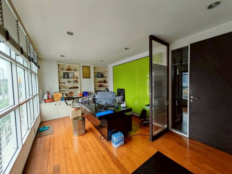 Urgent Sale! 3-Story Commercial/Office Building on Kaset-Nawamin Road (Prasert Manukit Road), Bangkok, ประเสริฐมนูกิจ, Sena Nikhom, Chatuchak, Bangkok, , 450 sqm, Shophouse For Sale, by CHAWALIT KONGSAKPAIBUL, 500357914 - DDproperty.com
