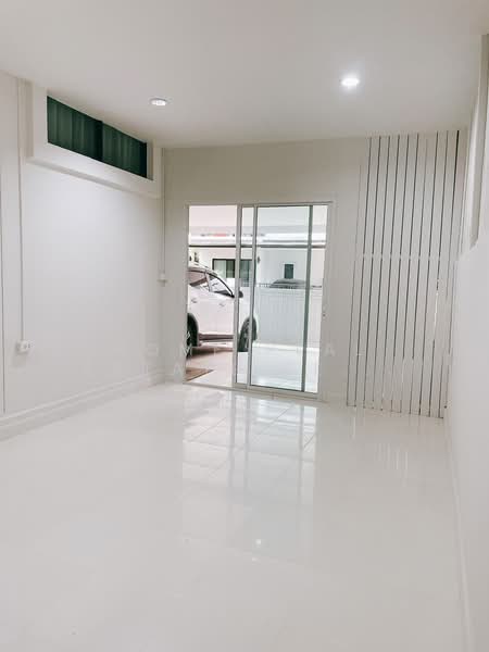 We 2 On Nut-Rama 9, Bangkok, On Nut Road, Prawet, Bangkok, 4 Bedrooms, 180 sqm, Single Detached House For Sale, by HOME Real Estate Service, 500358051 - DDproperty.com