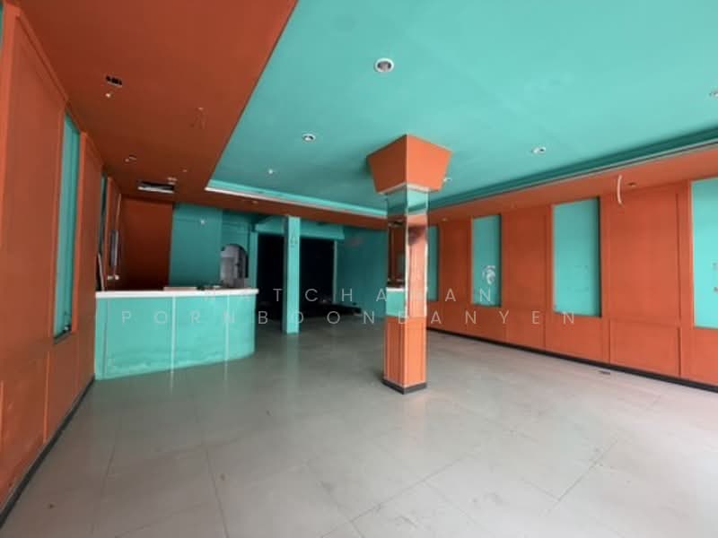 2-Unit, 4-Storey Commercial Building in Prime Lat Phrao Location on Main Road, Near MRT, Bangkok, Jom Phon, Chatuchak, Bangkok, , 600 sqm, Shophouse For Rent, by Natchanan Pornboonbanyen, 500358092 - ชั้น 1 - DDproperty.com