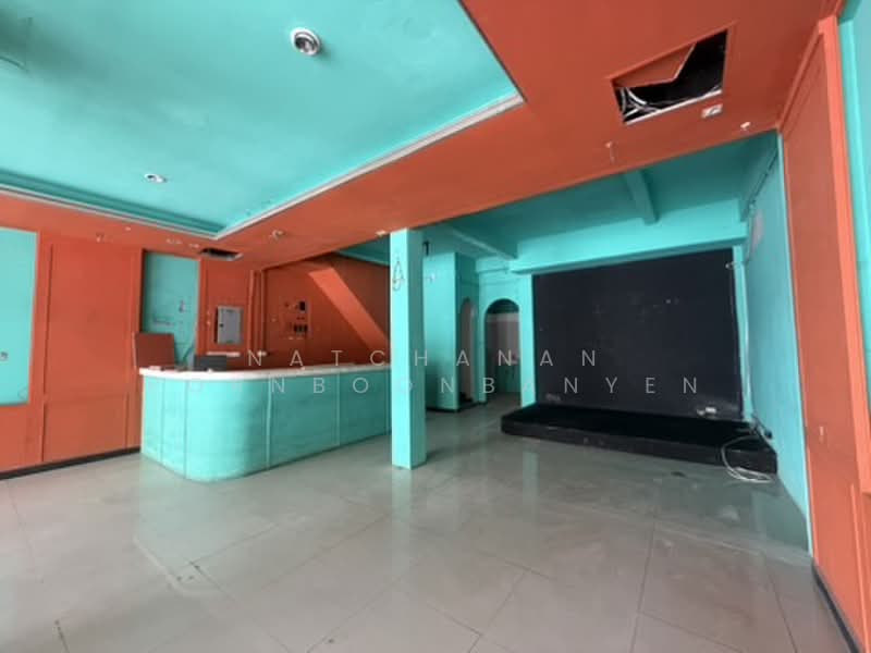 2-Unit, 4-Storey Commercial Building in Prime Lat Phrao Location on Main Road, Near MRT, Bangkok, Jom Phon, Chatuchak, Bangkok, , 600 sqm, Shophouse For Rent, by Natchanan Pornboonbanyen, 500358092 - ชั้น 1 - DDproperty.com
