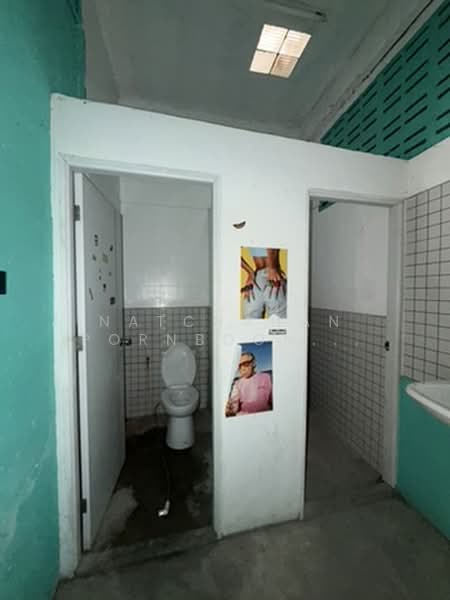 2-Unit, 4-Storey Commercial Building in Prime Lat Phrao Location on Main Road, Near MRT, Bangkok, Jom Phon, Chatuchak, Bangkok, , 600 sqm, Shophouse For Rent, by Natchanan Pornboonbanyen, 500358092 - ชั้น 1 - DDproperty.com