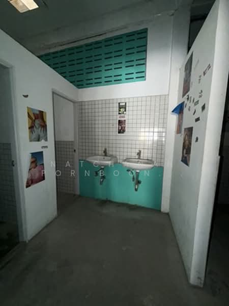 2-Unit, 4-Storey Commercial Building in Prime Lat Phrao Location on Main Road, Near MRT, Bangkok, Jom Phon, Chatuchak, Bangkok, , 600 sqm, Shophouse For Rent, by Natchanan Pornboonbanyen, 500358092 - ชั้น 1 - DDproperty.com
