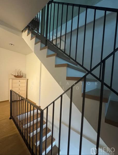 For sale Shophouse 360 sq.m. in BTS Phra Khanong Watthana Bangkok HRE00921, Bangkok, Phra Kanong Nua, Watthana, Bangkok, , 360 sqm, Shophouse For Sale, by Hero Realtor Co., Ltd., 500358093 - DDproperty.com