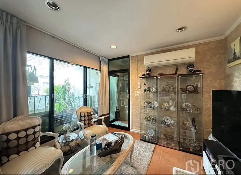 For sale Shophouse 360 sq.m. in BTS Phra Khanong Watthana Bangkok HRE00921, Bangkok, Phra Kanong Nua, Watthana, Bangkok, , 360 sqm, Shophouse For Sale, by Hero Realtor Co., Ltd., 500358093 - DDproperty.com