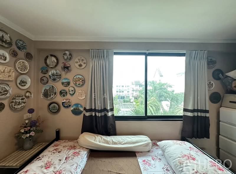 For sale Shophouse 360 sq.m. in BTS Phra Khanong Watthana Bangkok HRE00921, Bangkok, Phra Kanong Nua, Watthana, Bangkok, , 360 sqm, Shophouse For Sale, by Hero Realtor Co., Ltd., 500358093 - DDproperty.com