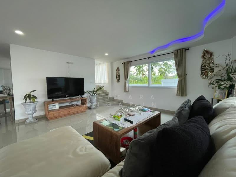 5-BR House, Chon Buri (Pattaya), Huai Yai, Bang Lamung (Pattaya), Chon Buri (Pattaya), 5 Bedrooms, 840 sqm, Single Detached House For Sale, by Supitsara  Sangarun, 500358105 - DDproperty.com