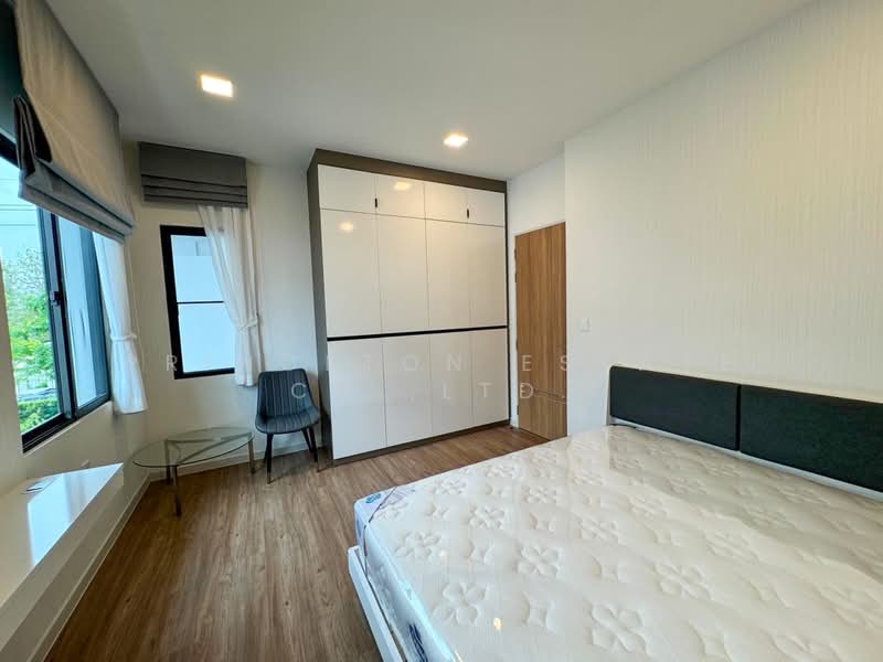 Mantana Motorway-Rama 9, Bangkok, 9 Bangkok-Chon Buri New Line, Thab Yao, Lat Krabang, Bangkok, 4 Bedrooms, 283 sqm, Single Detached House For Rent, by Princeton Estate Co.,Ltd., 500358113 - DDproperty.com
