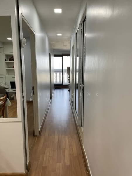 State Tower, Bangkok, 1055 Silom Road, Silom, Bang Rak, Bangkok, 2 Bedrooms, 63 sqm, Condo For Rent, by Thanyalak Premputtiphan, 500358127 - DDproperty.com
