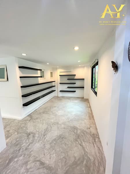 Mantana Lake Watcharapol, Bangkok, Sukhaphiban 5 Road, O-Ngoen, Sai Mai, Bangkok, 3 Bedrooms, 258 sqm, Single Detached House For Sale, by ณัฎฐ์ ยศขุน, 500358179 - DDproperty.com