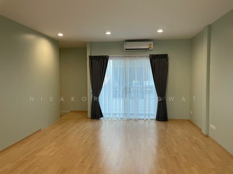 Noble Cube Pattanakarn, Bangkok, Phatthanakan Road, Suan Luang, Bangkok, 2 Bedrooms, 200 sqm, Townhouse For Rent, by Nisakorn Wingwat, 500358197 - DDproperty.com