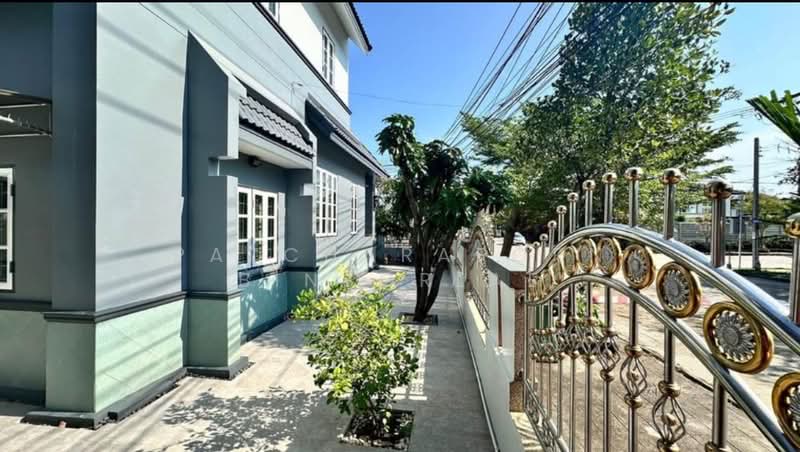 3-BR House, Bangkok, Tha Kham, Bang Khun Thian, Bangkok, 3 Bedrooms, 204 sqm, Single Detached House For Sale, by Patcharaporn Binsorlae, 500358201 - DDproperty.com