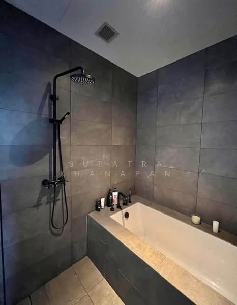 The Lofts Asoke, Bangkok, Sukhumvit 21 Road, Khlongtoei Nua, Watthana, Bangkok, 2 Bedrooms, 87 sqm, Condo For Rent, by Supatra Khanapan, 500358209 - DDproperty.com