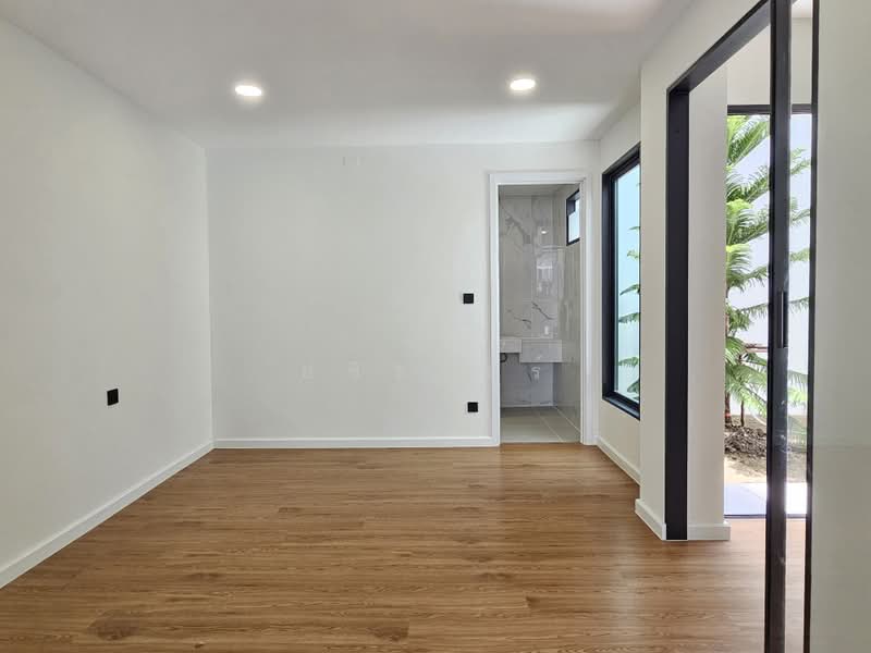 For Sale House New Renovated Chokchai 4, Bangkok, โชคชัย 4, Lat Phrao, Bangkok, 3 Bedrooms, 220 sqm, Single Detached House For Sale, by อชิรวัชร์, 500358227 - DDproperty.com