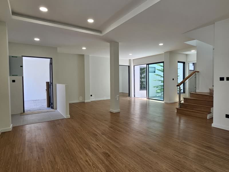 For Sale House New Renovated Chokchai 4, Bangkok, โชคชัย 4, Lat Phrao, Bangkok, 3 Bedrooms, 220 sqm, Single Detached House For Sale, by อชิรวัชร์, 500358227 - DDproperty.com