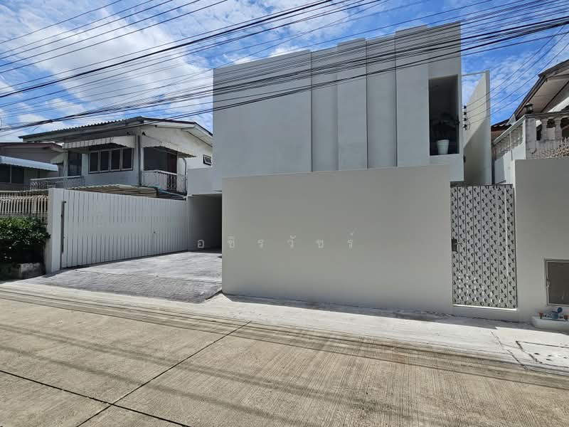ขายบ้านเดี่ยวโชคชัย 4 ซอย 44, กรุงเทพ, โชคชัย 4, ลาดพร้าว, กรุงเทพ, 220 ตร.ม., บ้านเดี่ยว ขาย, โดย อชิรวัชร์, 500358227 - DDproperty.com