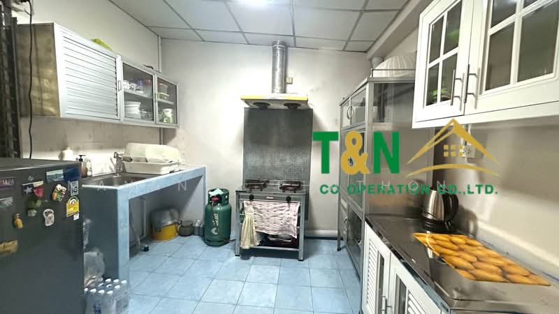 Prachakornthai Village Ladproa 93, Bangkok, Khlong Chaokhun Sing, Wang Thonglang, Bangkok, 5 Bedrooms, 150 sqm, Townhouse For Sale, by MANANYA PHATHONG, 500358300 - DDproperty.com
