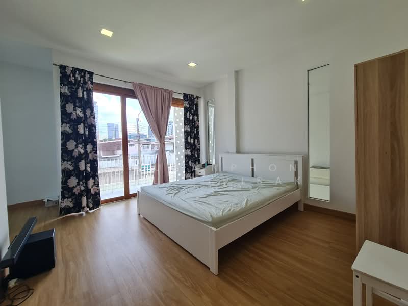5-BR House, Bangkok, Hua Mak, Bang Kapi, Bangkok, 5 Bedrooms, 300 sqm, Single Detached House For Sale, by Khlueanphon Nukulsirisak, 500358375 - DDproperty.com