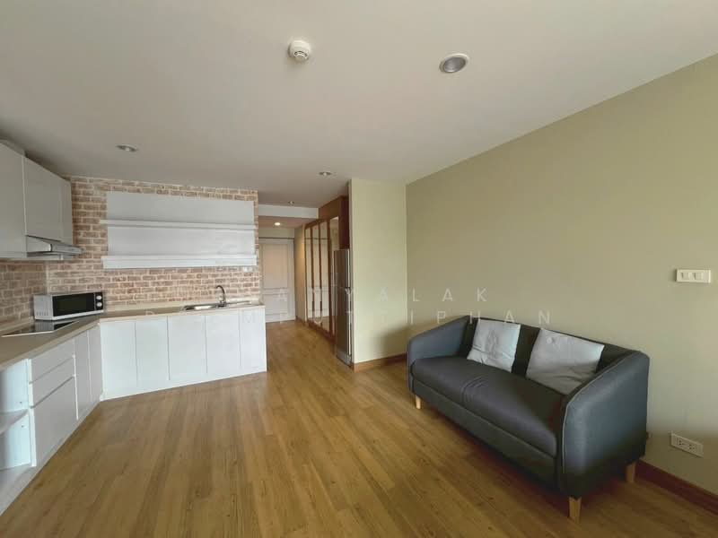 Centurion Park, Bangkok, Soi Aree 5, Samsen Nai, Phaya Thai, Bangkok, 1 Bedroom, 38 sqm, Condo For Rent, by Thanyalak Premputtiphan, 500358376 - DDproperty.com