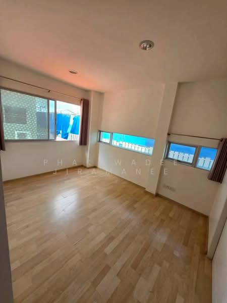 Noble Cube Pattanakarn, Bangkok, Phatthanakan Road, Suan Luang, Bangkok, 3 Bedrooms, 204 sqm, Townhouse For Rent, by Phakawadee Jiramanee, 500358452 - DDproperty.com