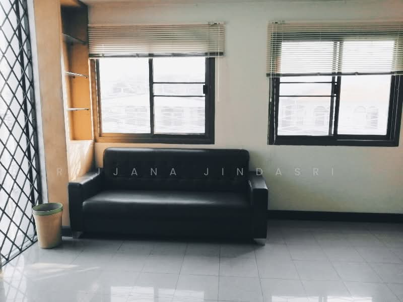 5-BR House, Bangkok, Samsen Nok, Huai Khwang, Bangkok, 5 Bedrooms, 256 sqm, Single Detached House For Rent, by Rojjana Jindasri, 500358473 - DDproperty.com