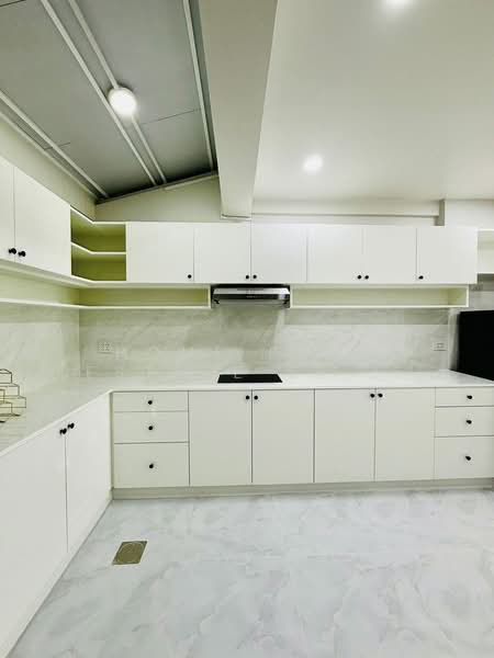 Pattaya Rungrueng, Chon Buri (Pattaya), Nong Pru, Bang Lamung (Pattaya), Chon Buri (Pattaya), 2 Bedrooms, 100 sqm, Townhouse For Sale, by HOME Real Estate Service, 500358496 - DDproperty.com