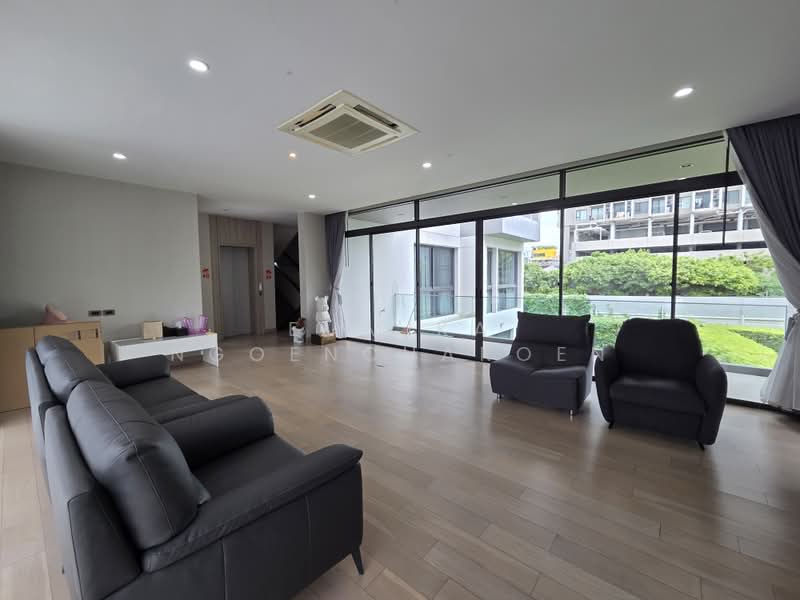 Quarter Thonglor, Bangkok, Soi Saengthong, Khlong Tan Nua, Watthana, Bangkok, 4 Bedrooms, 400 sqm, Single Detached House For Rent, by Emmika Ngoencharoen, 500358528 - DDproperty.com