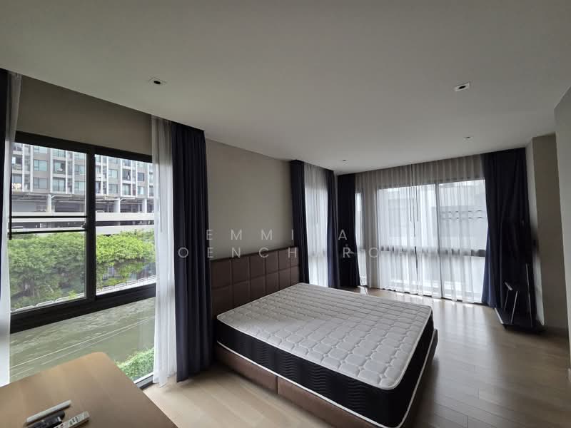 Quarter Thonglor, Bangkok, Soi Saengthong, Khlong Tan Nua, Watthana, Bangkok, 4 Bedrooms, 400 sqm, Single Detached House For Rent, by Emmika Ngoencharoen, 500358528 - DDproperty.com