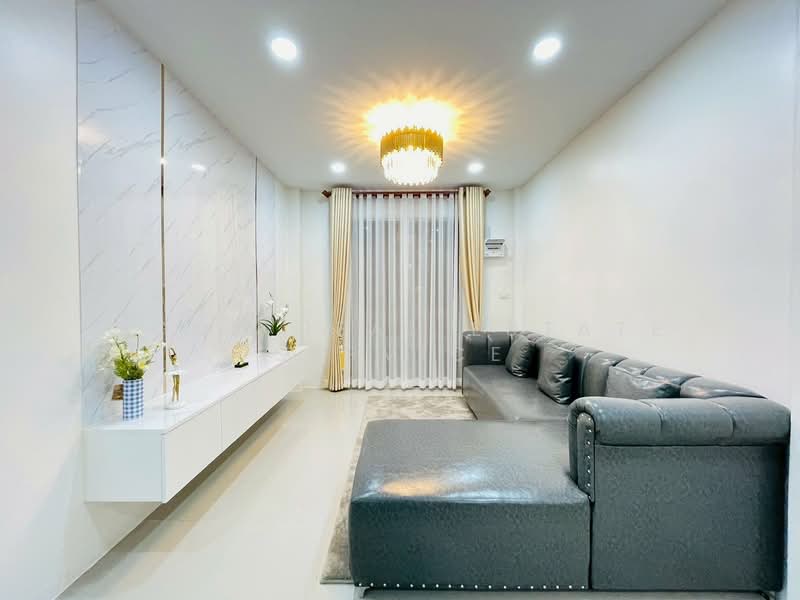 หมู่บ้านรัตนากร 25, Chon Buri (Pattaya), Bang Lamung, Bang Lamung (Pattaya), Chon Buri (Pattaya), 3 Bedrooms, 210 sqm, Townhouse For Sale, by HOME Real Estate Service, 500358578 - DDproperty.com
