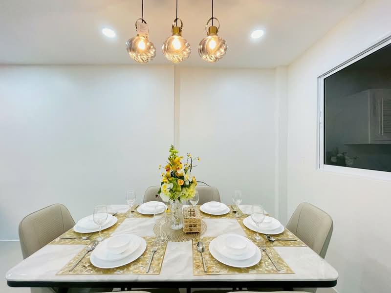 หมู่บ้านรัตนากร 25, Chon Buri (Pattaya), Bang Lamung, Bang Lamung (Pattaya), Chon Buri (Pattaya), 3 Bedrooms, 210 sqm, Townhouse For Sale, by HOME Real Estate Service, 500358578 - DDproperty.com