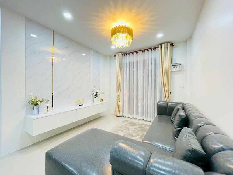 หมู่บ้านรัตนากร 25, Chon Buri (Pattaya), Bang Lamung, Bang Lamung (Pattaya), Chon Buri (Pattaya), 3 Bedrooms, 210 sqm, Townhouse For Sale, by HOME Real Estate Service, 500358578 - DDproperty.com