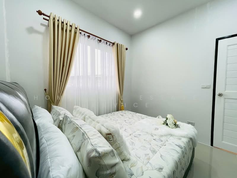 หมู่บ้านรัตนากร 25, Chon Buri (Pattaya), Bang Lamung, Bang Lamung (Pattaya), Chon Buri (Pattaya), 3 Bedrooms, 210 sqm, Townhouse For Sale, by HOME Real Estate Service, 500358578 - DDproperty.com