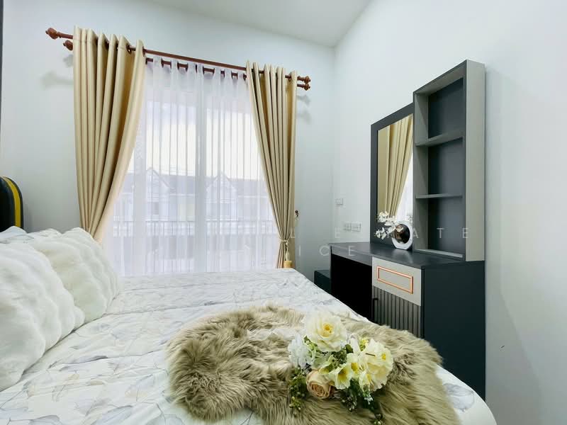 หมู่บ้านรัตนากร 25, Chon Buri (Pattaya), Bang Lamung, Bang Lamung (Pattaya), Chon Buri (Pattaya), 3 Bedrooms, 210 sqm, Townhouse For Sale, by HOME Real Estate Service, 500358578 - DDproperty.com